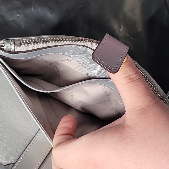Micheal Kors Silver wristlet - Picture 7 of 7